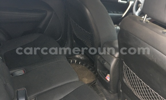 Sayi Na hannu Kia Sorento Brown Mota in Douala a Ƙasar Kamaru Sayi Na hannu Kia Sorento Brown Mota in Douala a Ƙasar Kamaru