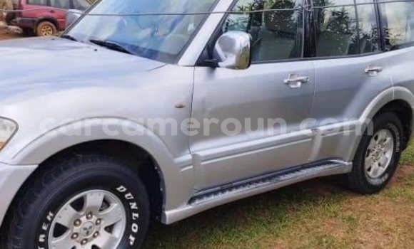Sayi Na hannu Mitsubishi Pajero Azurfa Mota in Yaounde a Babban Kamaru Sayi Na hannu Mitsubishi Pajero Azurfa Mota in Yaounde a Babban Kamaru
