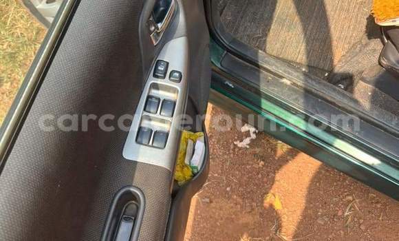 Sayi Na hannu Toyota Corolla Blue Mota in Yaounde a Babban Kamaru Sayi Na hannu Toyota Corolla Blue Mota in Yaounde a Babban Kamaru