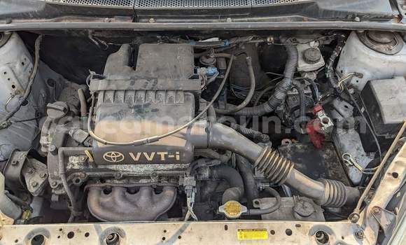 Acheter Occasion Voiture Toyota Yaris Gris à Yaoundé, Central Cameroon Acheter Occasion Voiture Toyota Yaris Gris à Yaoundé, Central Cameroon