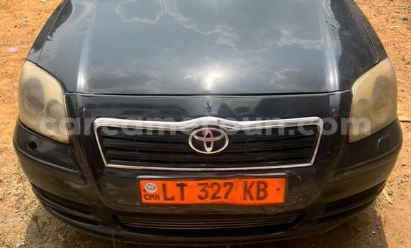 Sayi Na hannu Toyota Avensis Black Mota in Douala a Ƙasar Kamaru