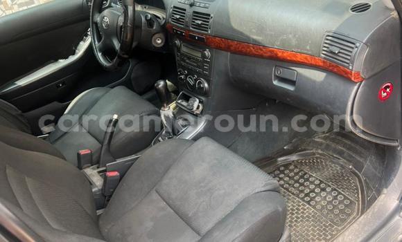 Sayi Na hannu Toyota Avensis Black Mota in Douala a Ƙasar Kamaru Sayi Na hannu Toyota Avensis Black Mota in Douala a Ƙasar Kamaru