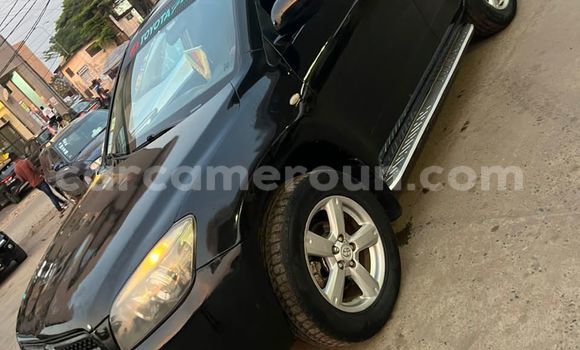 Sayi Na hannu Toyota RAV4 Black Mota in Douala a Ƙasar Kamaru Sayi Na hannu Toyota RAV4 Black Mota in Douala a Ƙasar Kamaru