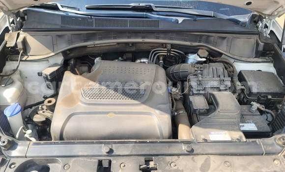 Acheter Occasion Voiture Hyundai Santa Fe Blanc à Yaoundé, Central Cameroon Acheter Occasion Voiture Hyundai Santa Fe Blanc à Yaoundé, Central Cameroon