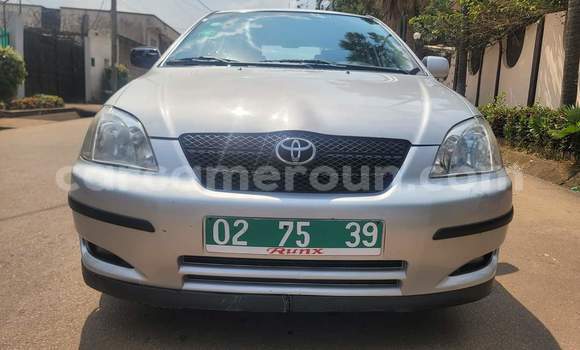 Sayi Na hannu Toyota Corolla Azurfa Mota in Yaounde a Babban Kamaru