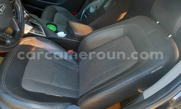 Sayi Na hannu Kia Optima Black Mota in Douala a Ƙasar Kamaru Sayi Na hannu Kia Optima Black Mota in Douala a Ƙasar Kamaru