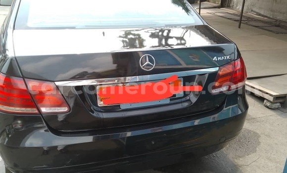 Sayi Na hannu Mercedes‒Benz E–Class Black Mota in Douala a Ƙasar Kamaru Sayi Na hannu Mercedes‒Benz E–Class Black Mota in Douala a Ƙasar Kamaru