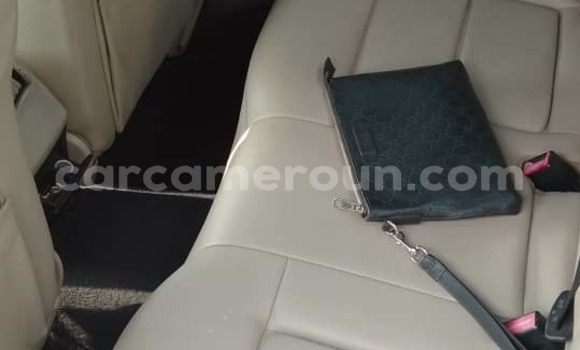 Sayi Na hannu Mercedes‒Benz E–Class Black Mota in Douala a Ƙasar Kamaru Sayi Na hannu Mercedes‒Benz E–Class Black Mota in Douala a Ƙasar Kamaru