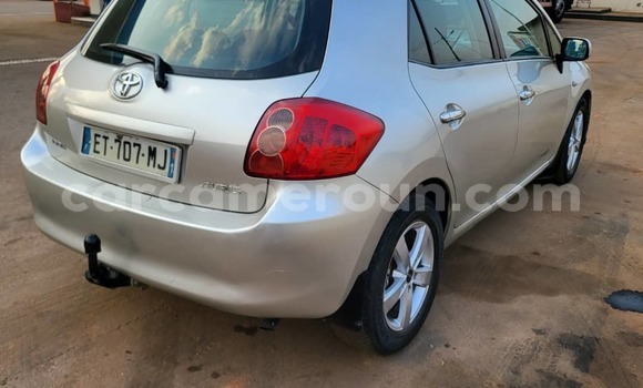 Sayi Na hannu Toyota Auris Azurfa Mota in Yaounde a Babban Kamaru Sayi Na hannu Toyota Auris Azurfa Mota in Yaounde a Babban Kamaru