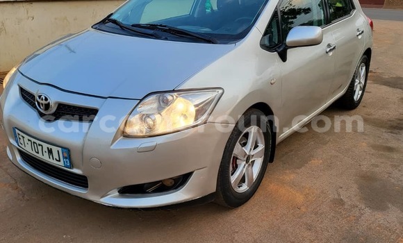 Sayi Na hannu Toyota Auris Azurfa Mota in Yaounde a Babban Kamaru Sayi Na hannu Toyota Auris Azurfa Mota in Yaounde a Babban Kamaru