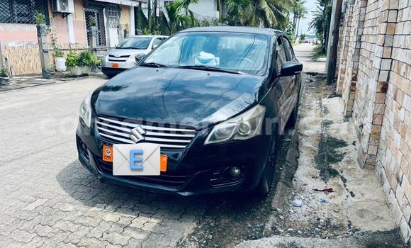 Sayi Na hannu Suzuki Ciaz Black Mota in Douala a Ƙasar Kamaru