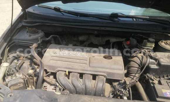 Sayi Na hannu Toyota Corolla Azurfa Mota in Douala a Ƙasar Kamaru Sayi Na hannu Toyota Corolla Azurfa Mota in Douala a Ƙasar Kamaru