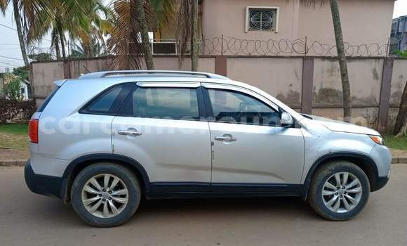 Sayi Na hannu Kia Sorento Azurfa Mota in Yaounde a Babban Kamaru Sayi Na hannu Kia Sorento Azurfa Mota in Yaounde a Babban Kamaru