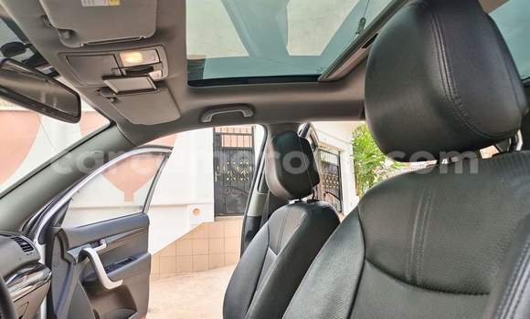 Sayi Na hannu Kia Sorento Azurfa Mota in Yaounde a Babban Kamaru Sayi Na hannu Kia Sorento Azurfa Mota in Yaounde a Babban Kamaru