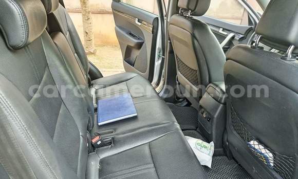 Sayi Na hannu Kia Sorento Azurfa Mota in Yaounde a Babban Kamaru Sayi Na hannu Kia Sorento Azurfa Mota in Yaounde a Babban Kamaru