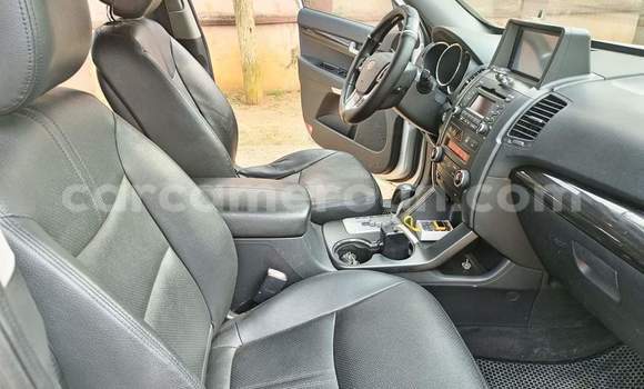 Sayi Na hannu Kia Sorento Azurfa Mota in Yaounde a Babban Kamaru Sayi Na hannu Kia Sorento Azurfa Mota in Yaounde a Babban Kamaru