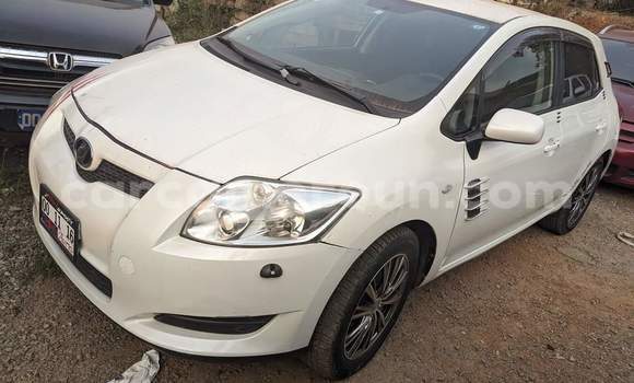 Buy Used Toyota Auris White Car in Yaounde in Central Cameroon Buy Used Toyota Auris White Car in Yaounde in Central Cameroon