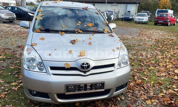 Buy Import Toyota Corolla Verso Silver Car in Douala in Littoral Cameroon