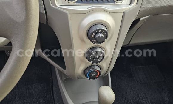 Sayi Na hannu Toyota Yaris Sauran Mota in Yaounde a Babban Kamaru Sayi Na hannu Toyota Yaris Sauran Mota in Yaounde a Babban Kamaru