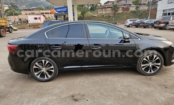 Sayi Na hannu Toyota Avensis Black Mota in Yaounde a Babban Kamaru Sayi Na hannu Toyota Avensis Black Mota in Yaounde a Babban Kamaru