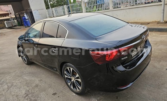 Sayi Na hannu Toyota Avensis Black Mota in Yaounde a Babban Kamaru Sayi Na hannu Toyota Avensis Black Mota in Yaounde a Babban Kamaru