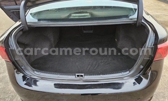 Sayi Na hannu Toyota Avensis Black Mota in Yaounde a Babban Kamaru Sayi Na hannu Toyota Avensis Black Mota in Yaounde a Babban Kamaru
