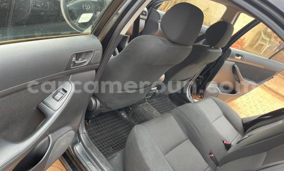 Sayi Na hannu Toyota Avensis Black Mota in Yaounde a Babban Kamaru Sayi Na hannu Toyota Avensis Black Mota in Yaounde a Babban Kamaru