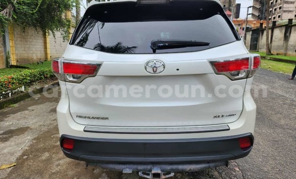 Buy Used Toyota Highlander White Car in Douala in Littoral Cameroon Buy Used Toyota Highlander White Car in Douala in Littoral Cameroon