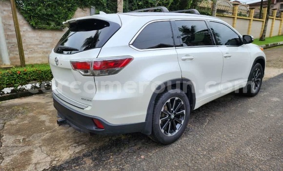 Buy Used Toyota Highlander White Car in Douala in Littoral Cameroon Buy Used Toyota Highlander White Car in Douala in Littoral Cameroon