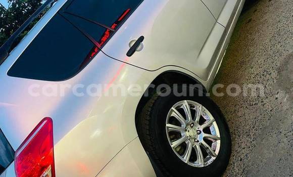 Sayi Na hannu Toyota RAV4 Sauran Mota in Douala a Ƙasar Kamaru Sayi Na hannu Toyota RAV4 Sauran Mota in Douala a Ƙasar Kamaru