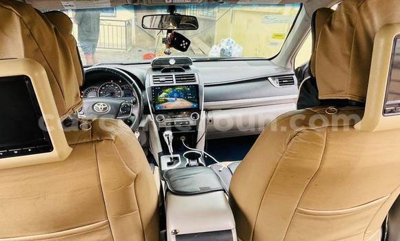 Sayi Na hannu Toyota Yaris Sauran Mota in Douala a Ƙasar Kamaru Sayi Na hannu Toyota Yaris Sauran Mota in Douala a Ƙasar Kamaru