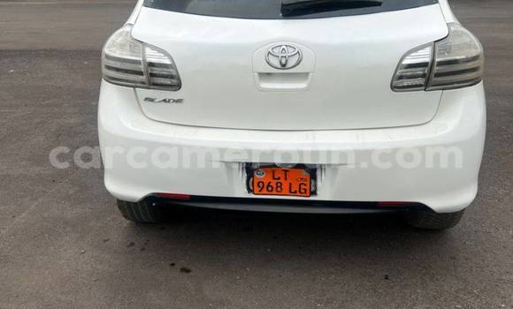 Sayi Na hannu Toyota Blade White Mota in Douala a Ƙasar Kamaru Sayi Na hannu Toyota Blade White Mota in Douala a Ƙasar Kamaru