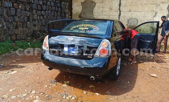 Sayi Na hannu Nissan Altima Black Mota in Douala a Ƙasar Kamaru Sayi Na hannu Nissan Altima Black Mota in Douala a Ƙasar Kamaru