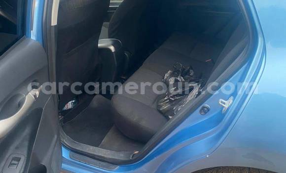 Sayi Na hannu Toyota Auris Blue Mota in Douala a Ƙasar Kamaru Sayi Na hannu Toyota Auris Blue Mota in Douala a Ƙasar Kamaru