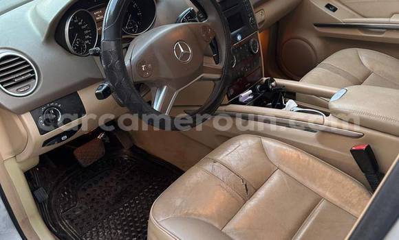 Sayi Na hannu Mercedes‒Benz ML–Class Sauran Mota in Douala a Ƙasar Kamaru Sayi Na hannu Mercedes‒Benz ML–Class Sauran Mota in Douala a Ƙasar Kamaru