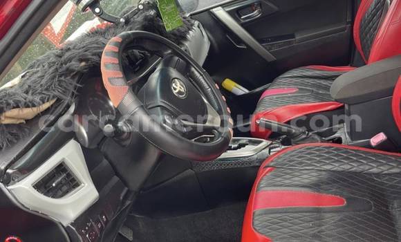 Sayi Na hannu Toyota Auris Red Mota in Douala a Ƙasar Kamaru Sayi Na hannu Toyota Auris Red Mota in Douala a Ƙasar Kamaru