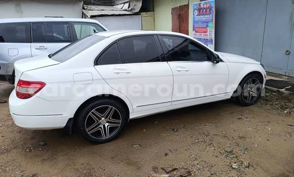 Acheter Occasion Voiture Mercedes-Benz C-Classe Blanc à Douala, Littoral Cameroon