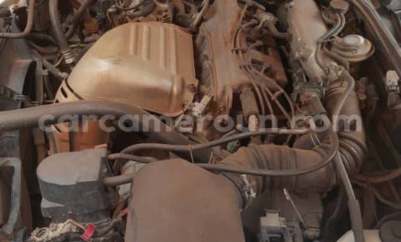 Sayi Na hannu Toyota Avensis Verso White Mota in Douala a Ƙasar Kamaru Sayi Na hannu Toyota Avensis Verso White Mota in Douala a Ƙasar Kamaru