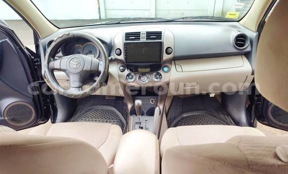 Sayi Na hannu Toyota Vanguard Black Mota in Douala a Ƙasar Kamaru Sayi Na hannu Toyota Vanguard Black Mota in Douala a Ƙasar Kamaru