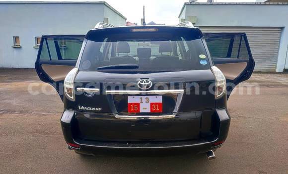 Sayi Na hannu Toyota Vanguard Black Mota in Douala a Ƙasar Kamaru Sayi Na hannu Toyota Vanguard Black Mota in Douala a Ƙasar Kamaru