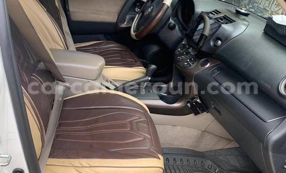 Buy Used Toyota Vanguard White Car in Douala in Littoral Cameroon Buy Used Toyota Vanguard White Car in Douala in Littoral Cameroon