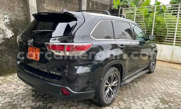 Sayi Na hannu Toyota Highlander Black Mota in Douala a Ƙasar Kamaru Sayi Na hannu Toyota Highlander Black Mota in Douala a Ƙasar Kamaru