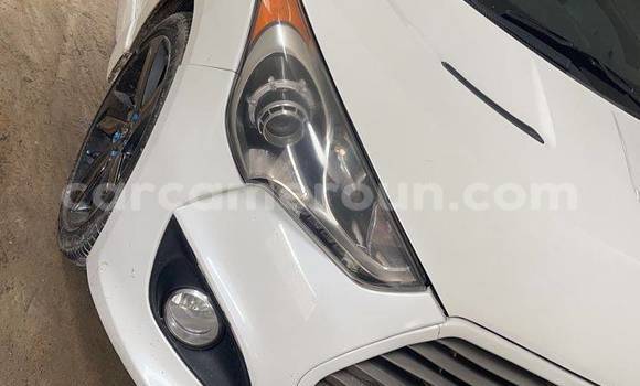 Acheter Occasion Voiture Hyundai Veloster Blanc à Douala, Littoral Cameroon