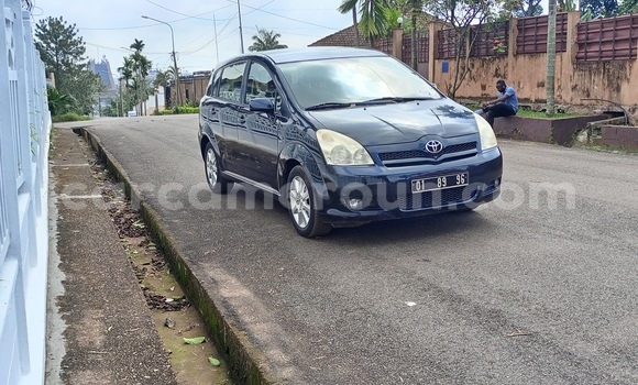 Acheter Occasion Voiture Toyota Corolla Verso Noir à Yaoundé, Central Cameroon Acheter Occasion Voiture Toyota Corolla Verso Noir à Yaoundé, Central Cameroon