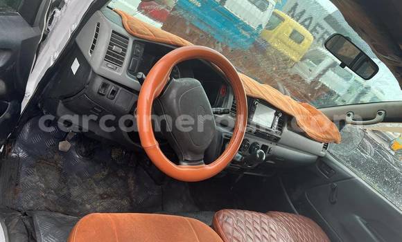 Sayi Na hannu Toyota Hiace White Mota in Douala a Ƙasar Kamaru Sayi Na hannu Toyota Hiace White Mota in Douala a Ƙasar Kamaru