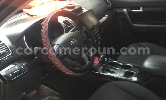 Sayi Na hannu Kia Sorento Brown Mota in Douala a Ƙasar Kamaru Sayi Na hannu Kia Sorento Brown Mota in Douala a Ƙasar Kamaru