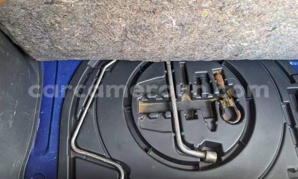 Sayi Na hannu Toyota Yaris Blue Mota in Yaounde a Babban Kamaru Sayi Na hannu Toyota Yaris Blue Mota in Yaounde a Babban Kamaru