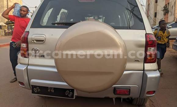 Acheter Occasion Voiture Toyota RAV4 Marron à Yaoundé, Central Cameroon Acheter Occasion Voiture Toyota RAV4 Marron à Yaoundé, Central Cameroon
