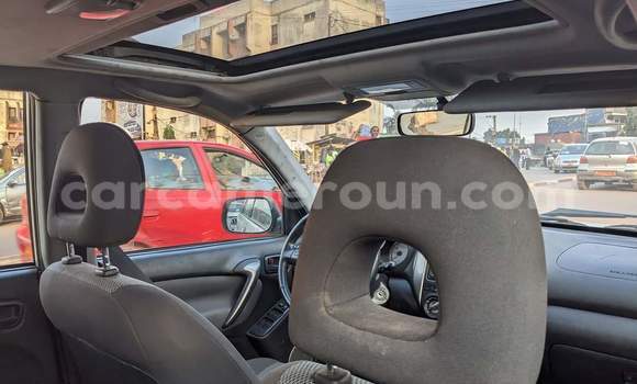 Acheter Occasion Voiture Toyota RAV4 Marron à Yaoundé, Central Cameroon Acheter Occasion Voiture Toyota RAV4 Marron à Yaoundé, Central Cameroon