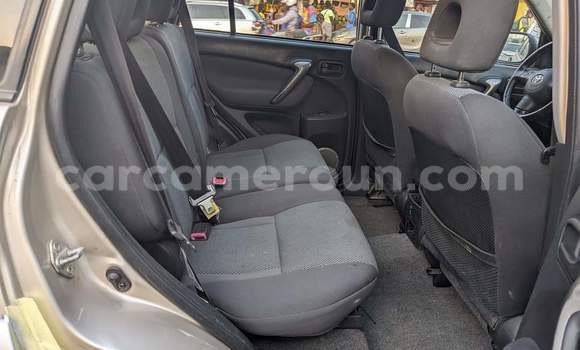 Acheter Occasion Voiture Toyota RAV4 Marron à Yaoundé, Central Cameroon Acheter Occasion Voiture Toyota RAV4 Marron à Yaoundé, Central Cameroon